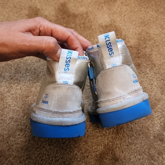 UGG Kids Kisses Neumel Zipper Boots - Picture 6 of 12